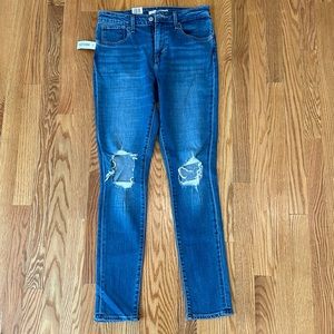 Levi’s 721 High Rise Skinny jeans size 28